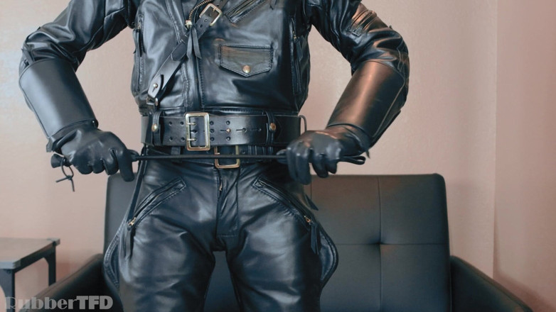 RubberTFD: Leather Uniform Close up [video yang telah dirilis]