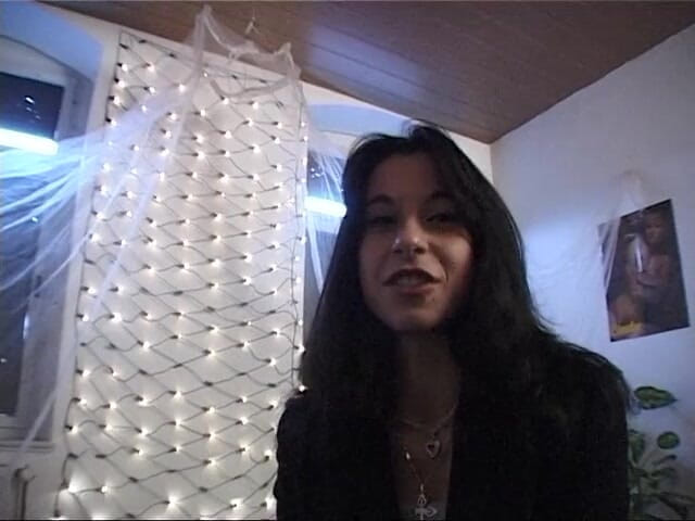 German Classic Porn videos: Nadja có một cái lồn khít hoàn hảo