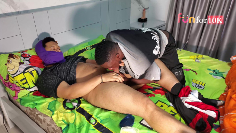 Funfor10k gay videos: Coppia gay impegnata che si diverte insieme