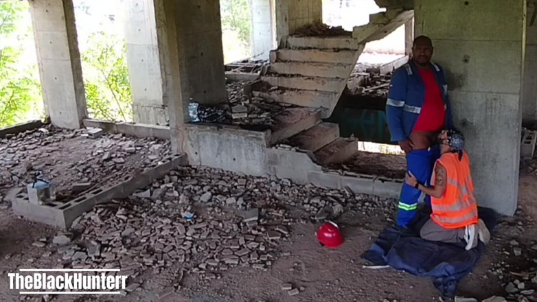 TheBlacKHunterr: Muncitori se fut la locul de muncă în ziua muncii