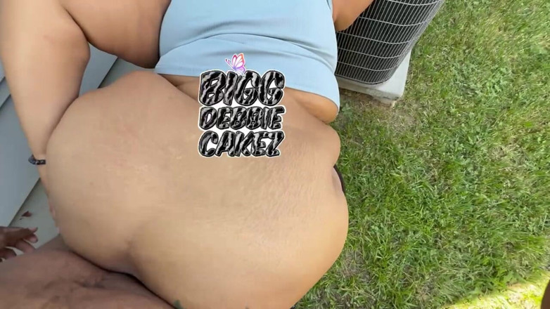 Biggdebbiecakez: Astaga, aku ngentot sama tetanggaku