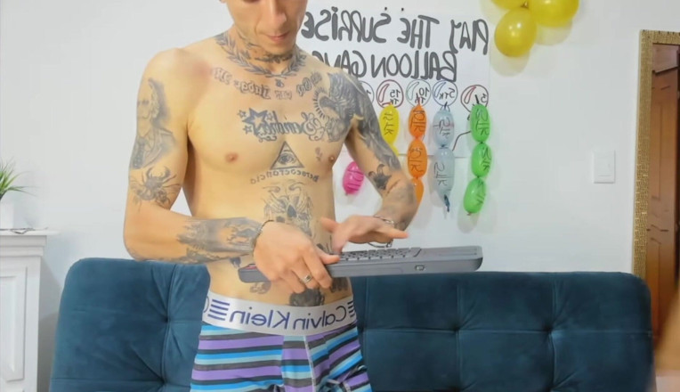 Megan and Max: Pompino Sesso Nudo Sgrillettando Sesso Corpo Latino Perfetto