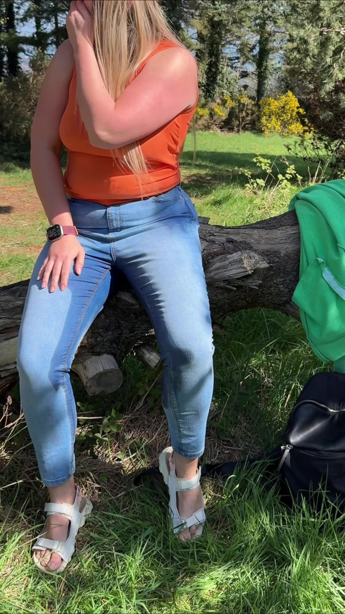 Emma Voyeur: Žádná Toaleta, Žádný Čas. Musel Jsem Čůrat V Mých Džínách!