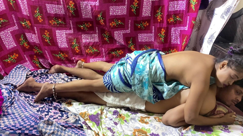 18 year old Indian: 18살 아마추어 로맨틱 사랑과 놀라운 섹스