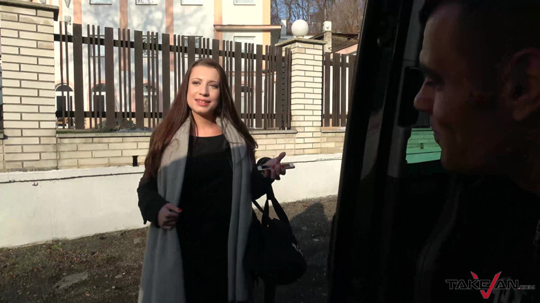 Take Van: Взять шлюху, застукали на улице, трахаю незнакомца в вождении фургона бесплатно