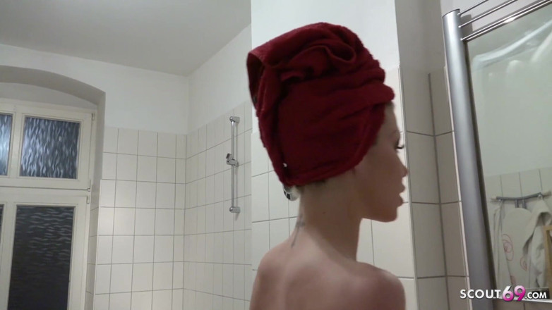 Scout69: Sexy nevlastní sestra přistihla nevlastního bratra, jak si honí s...