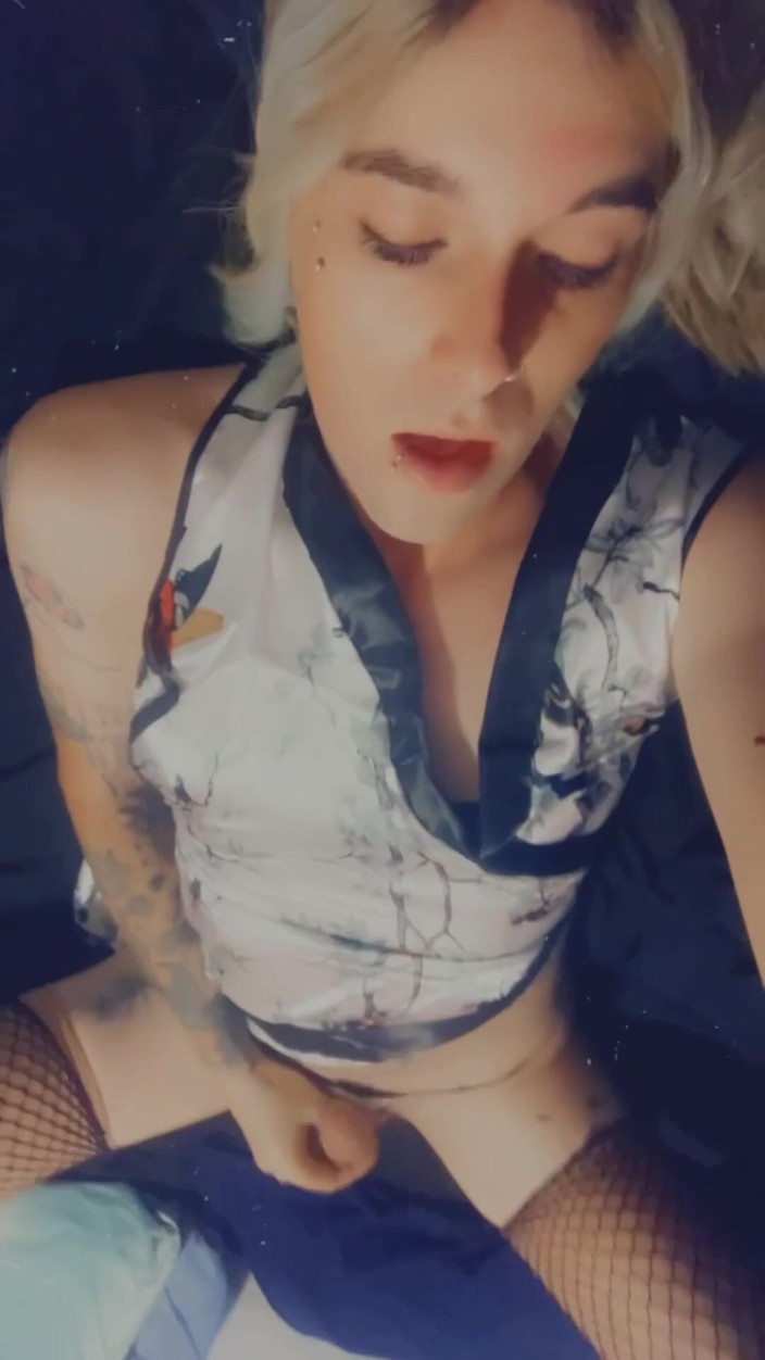 CarmenMelatonin: Sexy kimono babe