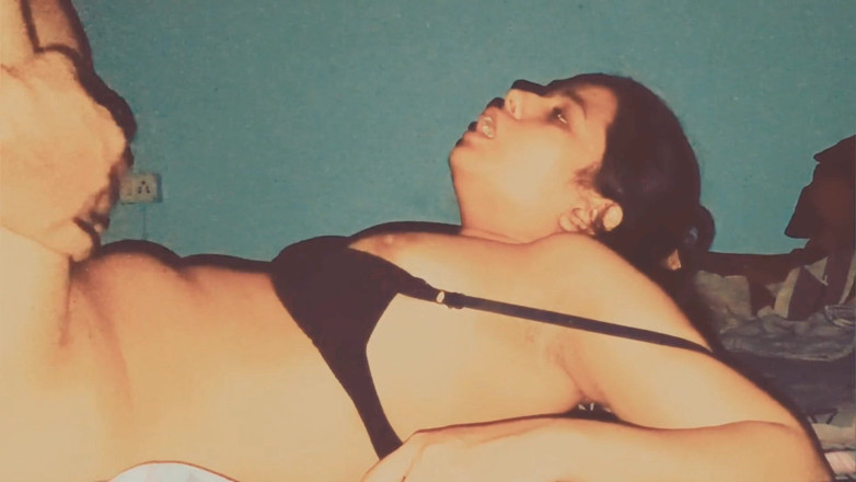Hot Sis: Latika na łóżku i pieprzyć z dużym kutasem