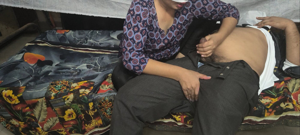 Sex with Annu: Une bhabhi desi avec un docteur la baise complètement en échange...