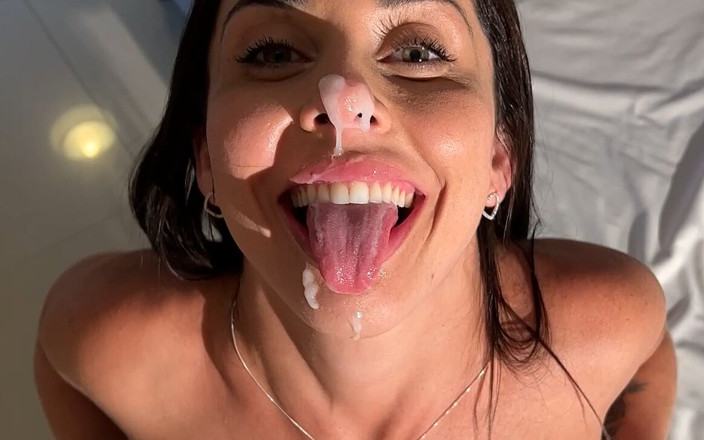 trekthealien: Un extraterestru excitat fute o fată sexy cu ochi verzi și...