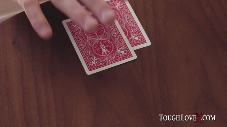 ToughLoveX: TOUGHLOVEX - Strip-poker coquin avec Lily Glee
