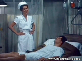 Classic Porn DVDs: Adorável enfermeira está cavalgando o pau grande do paciente