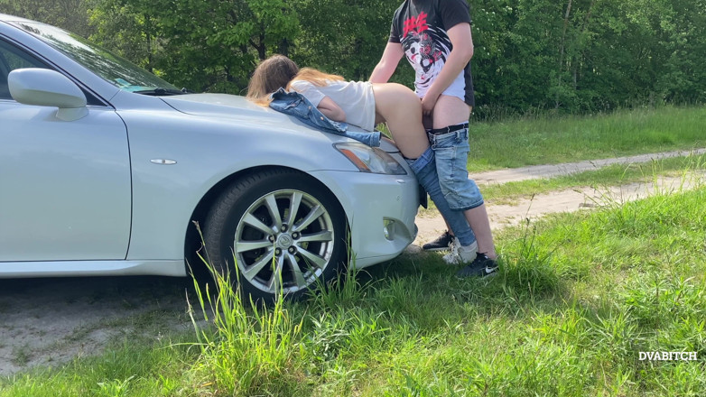 Dvabitch: Une ado amateur se fait baiser dans la nature