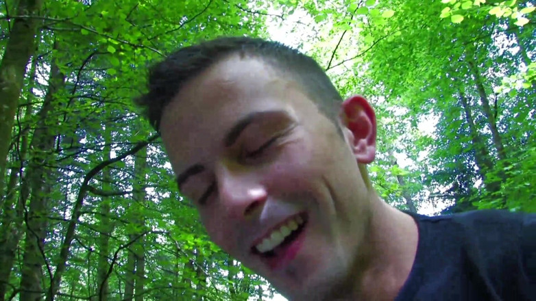 Out Sexxx: Follando anal en el bosque en medias de rejilla
