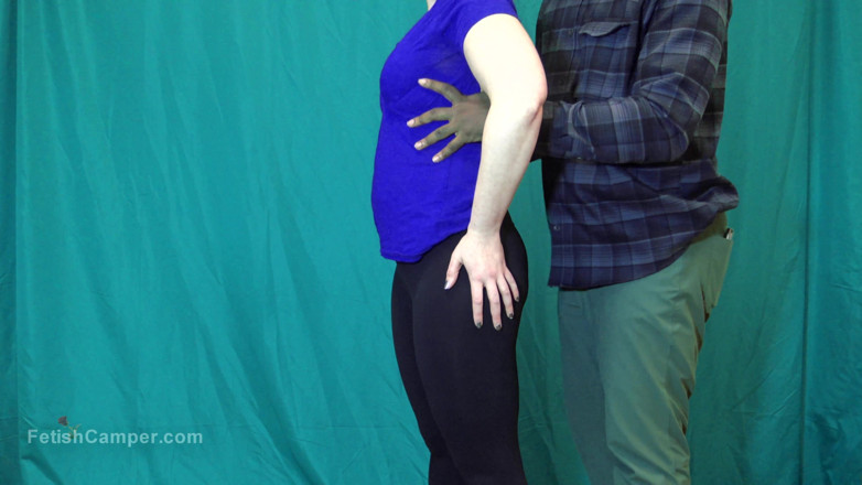 FetishCamper: Video completo di leggings se lo macinano pantaloni da yoga...