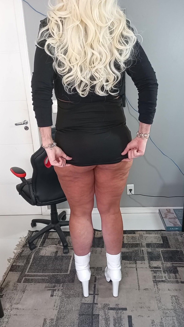 Sexy ass CDzinhafx: Mój tyłek ubrany w nowe bikini i spódniczkę mini
