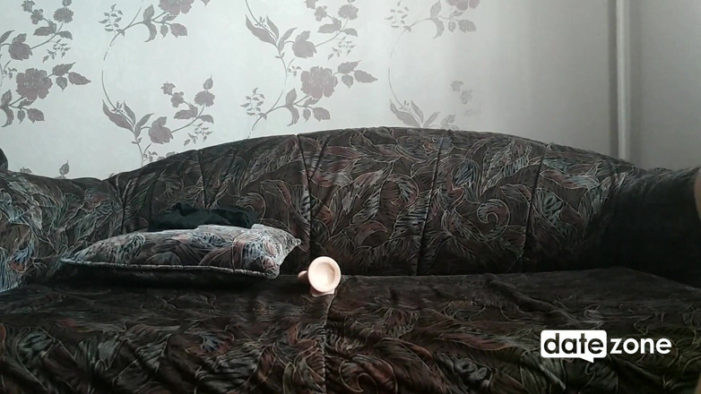 Datezone: Bonita gata de óculos recebe um clitóris esfregando orgasmo e mantendo...