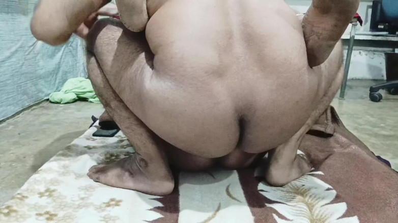 vijay9093: Prova di sesso anale il suo culo è molto piccolo