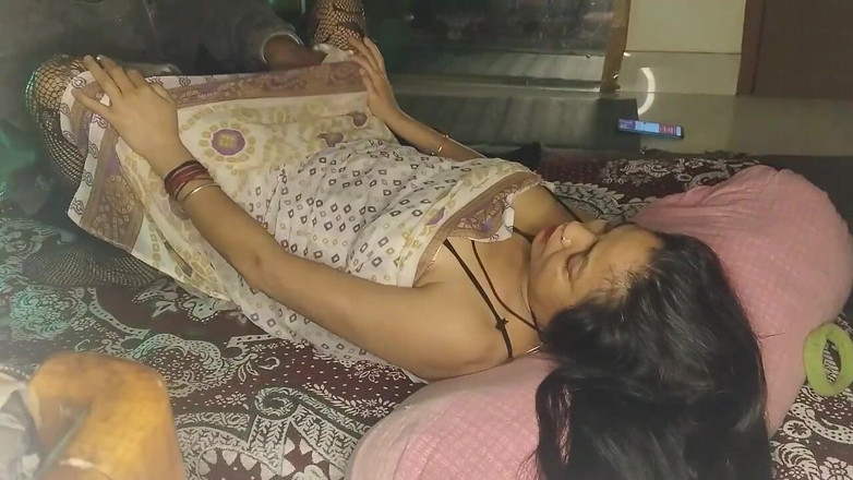 Xoxo Times: Pareja video de sexo hindi audio pequeño coño pezón tetas...