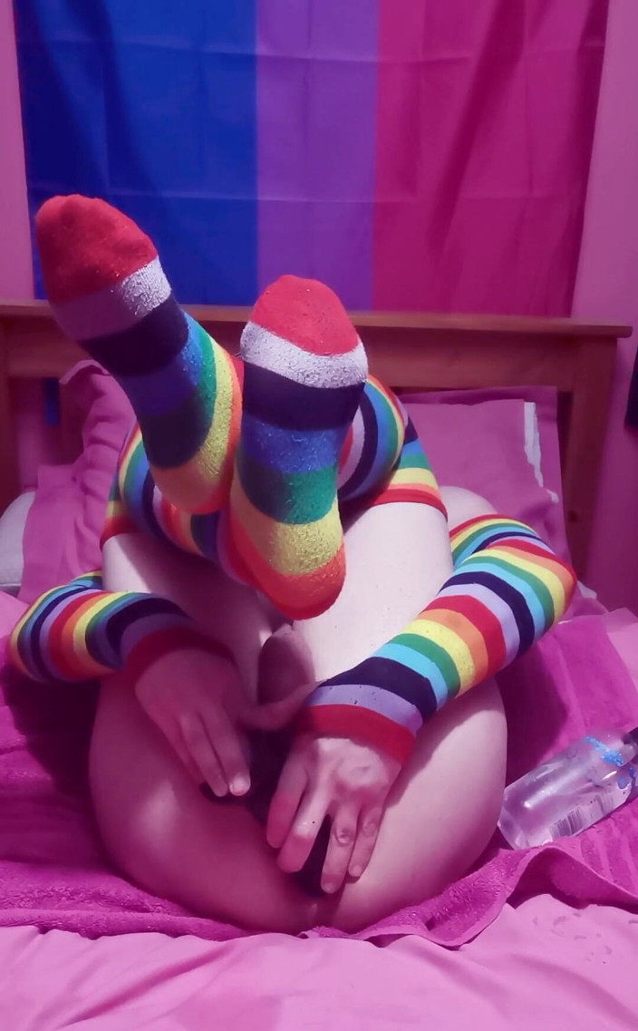 Rainbow Femboy: aaj gahraee se prashikshan ke lil bit kar rahi hai