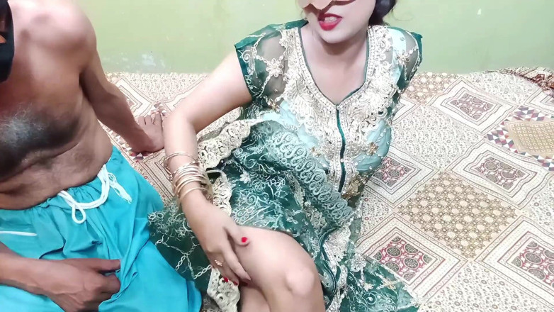 MehwishButt: Un serviteur baise sa femme et lui fourle une grosse...