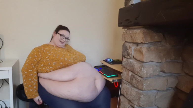 SSBBWLadyBrads: İş yerindeki en şişman kız - mücadele ediyor