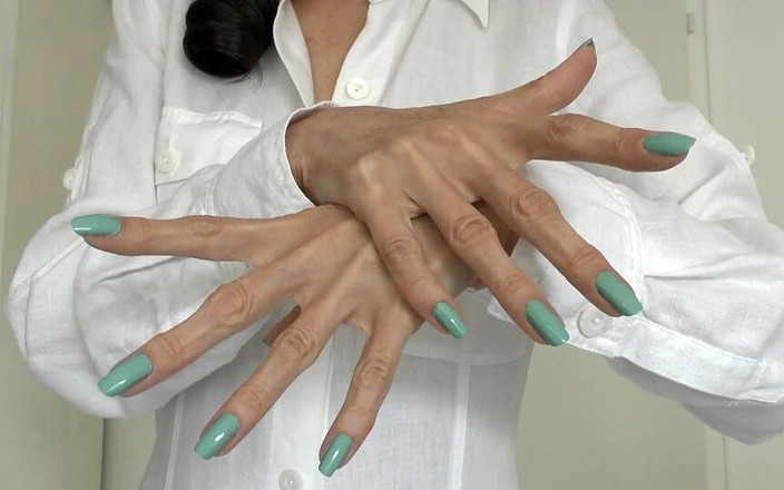 Lady Victoria Valente: Hand fetisch wichsanleitung clip - blaue lange natürliche fingernägel