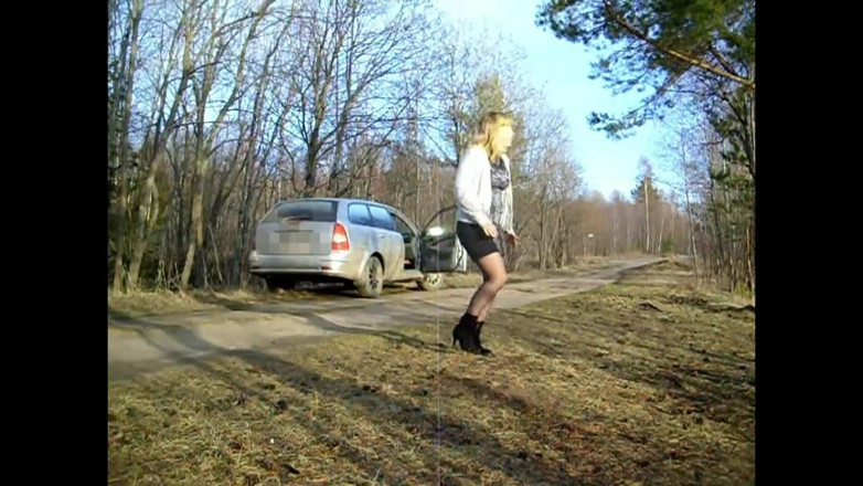 Lady Rose pee pee: Retro 2010.