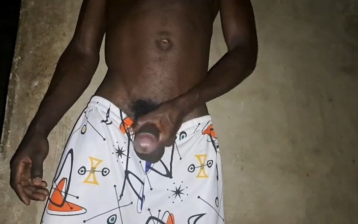 Power dick: 我自慰我的未割包皮大黑屌