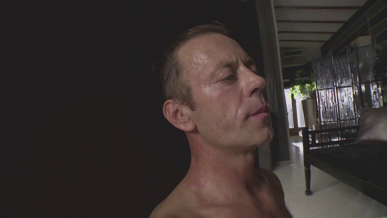 Rocco Siffredi porn: Asiática y rubia están siendo folladas por el culo