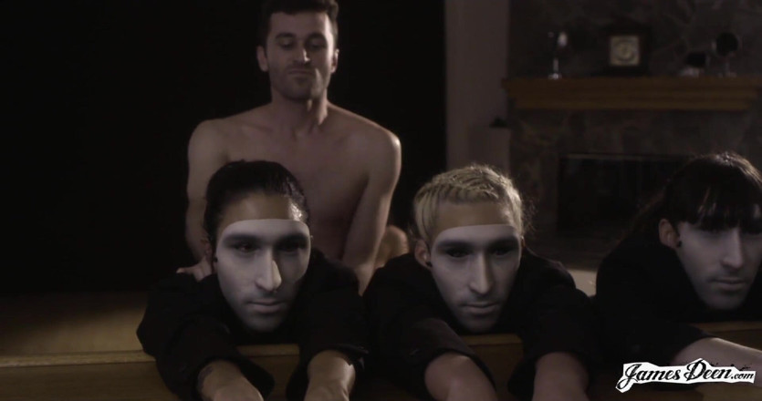 James Deen: Phoenix Marie, Dana Dearmond, Casey Calvert dalam aksi gangbang songsang...