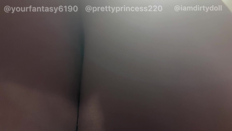 Your fantasy studio: 3 grosses filles à gros nichons te pètent dessus dans un...