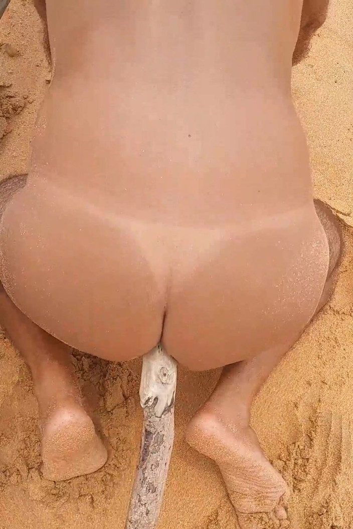 Ladysilvas: Ladysilva Cheia De Tesao Enfiando Um Pau Na Sua Bunda...