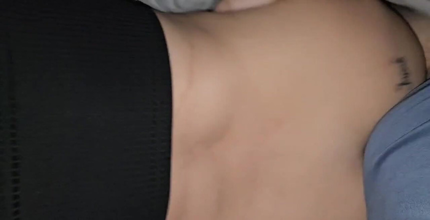 Funhousewife69: Andato a letto senza pantaloni e ha approfittato lol mi...