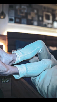 你是我的奴隶，你会在我的脚下服务。