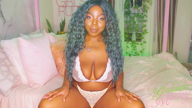 Goddess Marley: Usando i ragazzi bianchi come portafogli