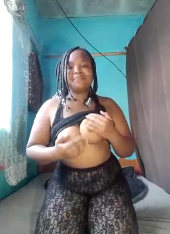 Mahali: Aku lagi asik muasin memek besiku pakai mainan seks favoritku