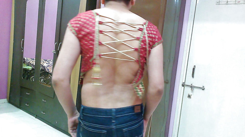 Cute & Nude Crossdresser: Sissy travestie sexy, femboy, sucette douce dans un haut et...