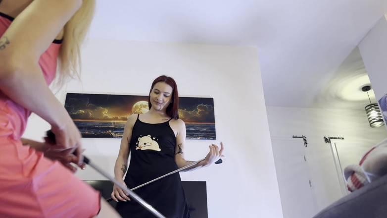 Leon Lambert Girls Twerk Parties CFNM: Kontes gadis golf mini yang hot dan seksi dientot habis-habisan...