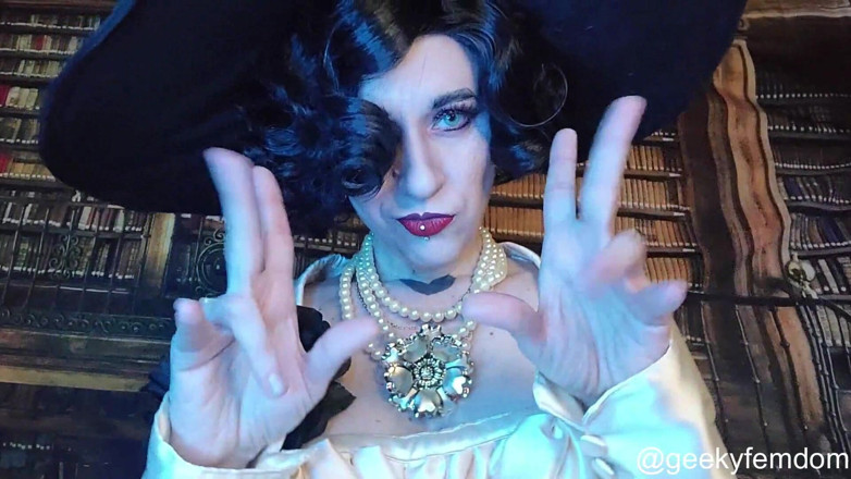 Geeky Femdom: Lady Dimitrescus husdjur