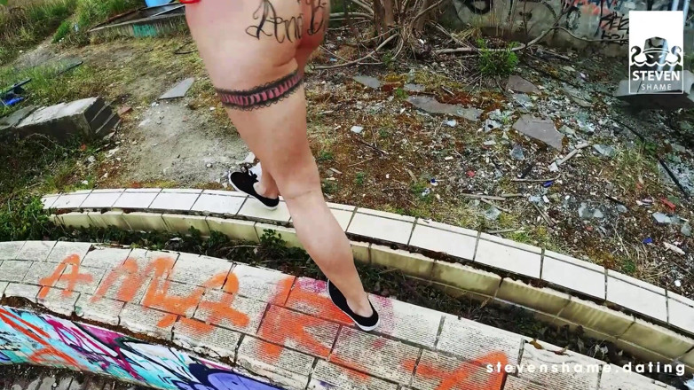 Steven Shame: Analsex für schmutzige Silikon-MILF Julia Exclusiv