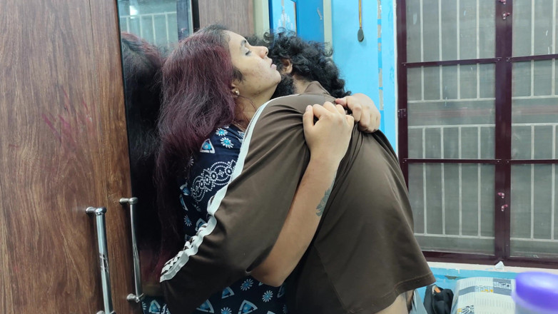 Vaigavarun45: Lip Lock, Neck Kiss and Hot Romance with Mallu Girl
