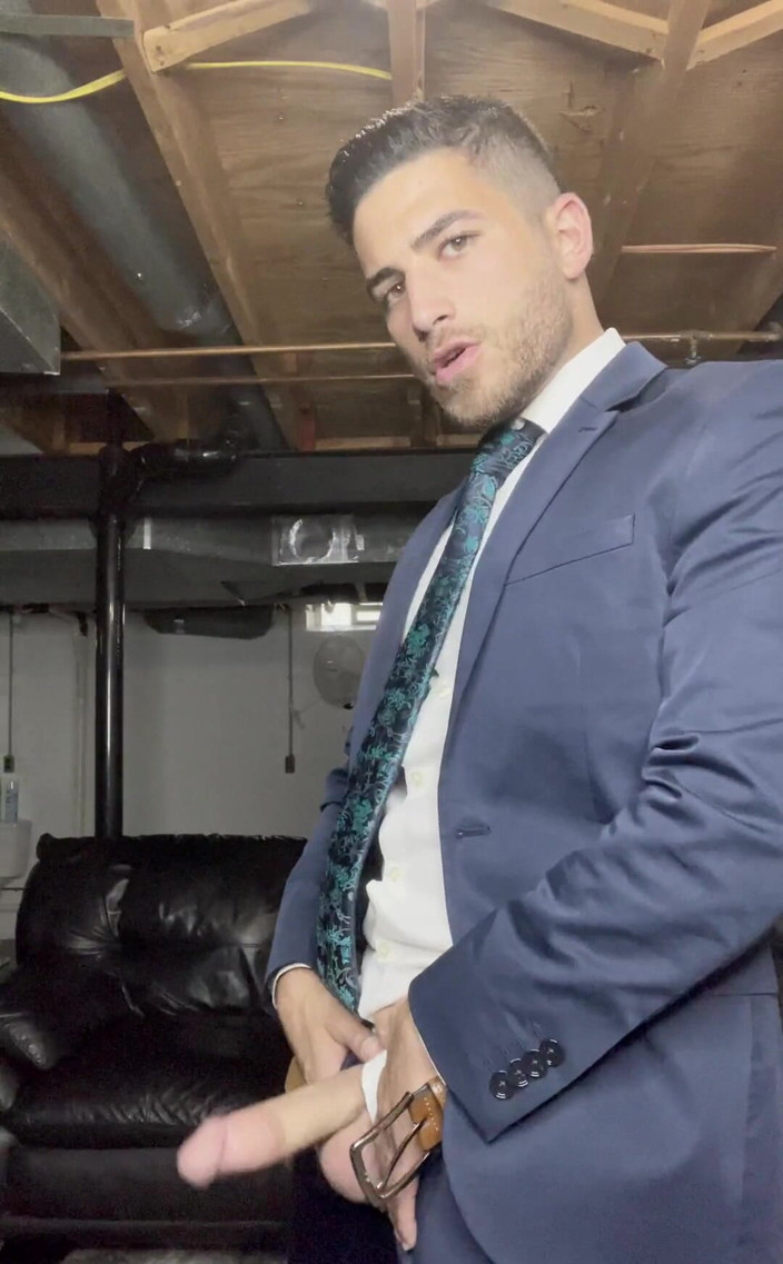Christian Styles: business lol ile ilgileniyor