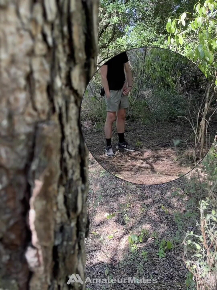 AmateurMates: Amateurjongen betrapt op aftrekken in het bos