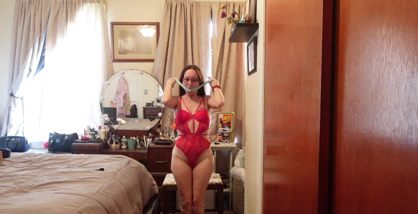 Raven Willow: J’adore me lier en lingerie et talons