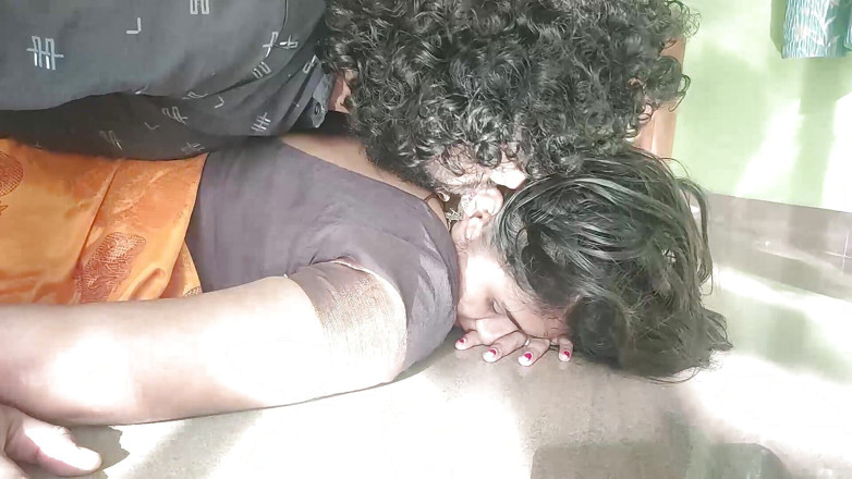 Vaigavarun45: Vaishnavy dan sharun raj long lip lock bagian 6, berbaring dan...