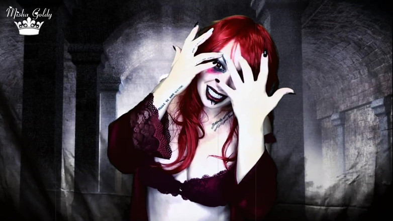 Goddess Misha Goldy: Correrse justo en la boca de un demonio peligroso y...