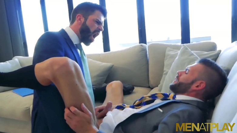 Menat Play: Cewek semok latino hector de silva lagi asik seks anal...