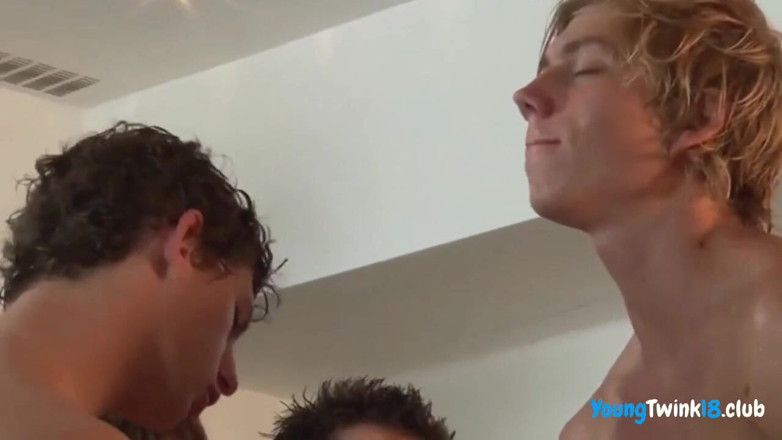 Sam Cox 18: Pesta seks gay twink panas dan persetubuhan keras dari belakang