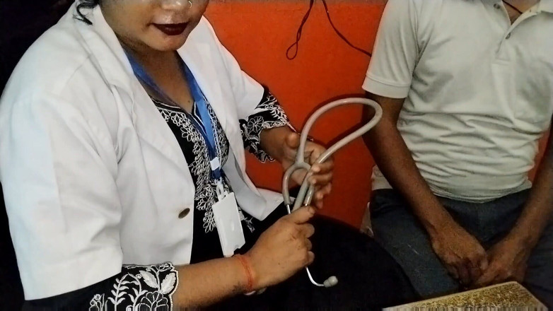 Nirman: En voyant le docteur sexy, le garçon est devenu son...